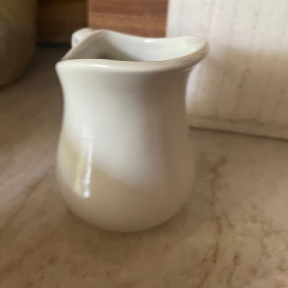 Apilco France white porcelain creamer - Picture 5 of 8